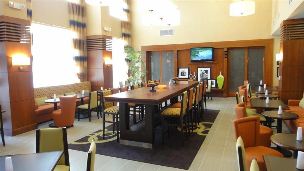 Hampton Inn & Suites Riverside/Corona East Restaurant foto
